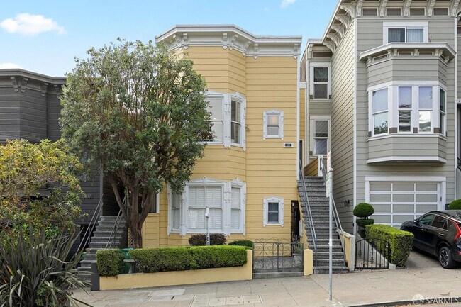 Building Photo - 1819 Lyon St