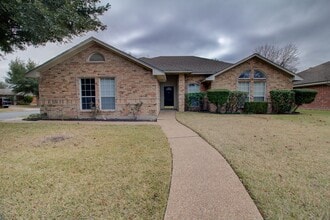 Building Photo - Arrowhead Estates Home