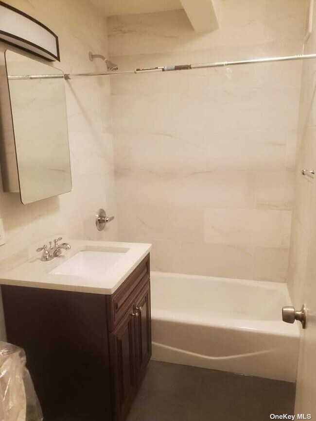 Building Photo - 41-25 Kissena Blvd