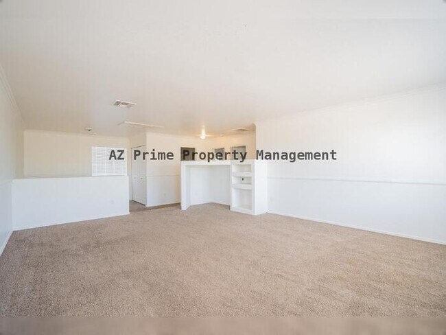 Building Photo - 13002 W Paradise Dr