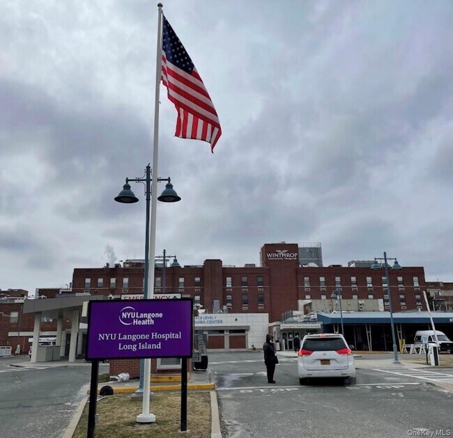 Building Photo - 90 Main St