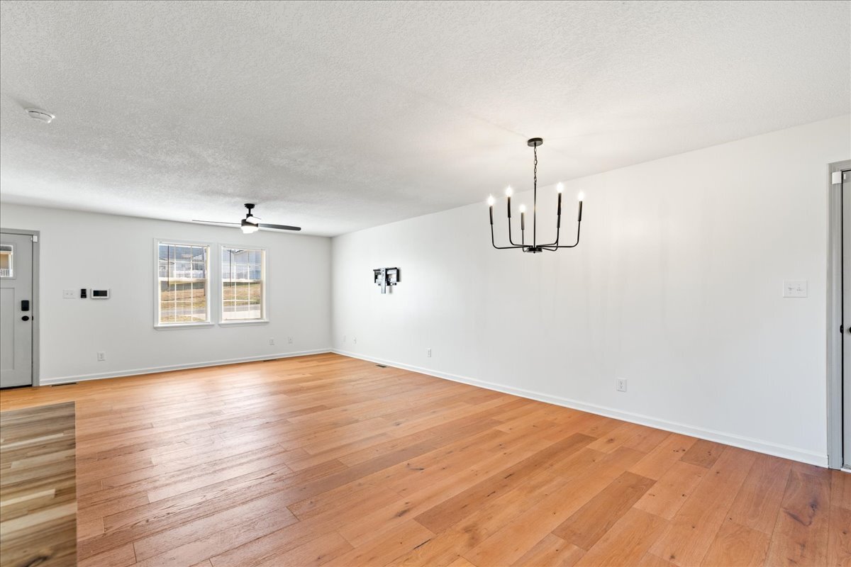 Building Photo - 259 Clover Cir