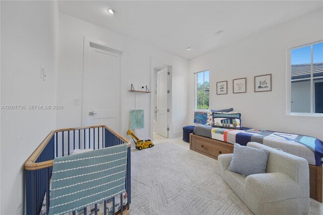 Building Photo - 6901 Veronese St