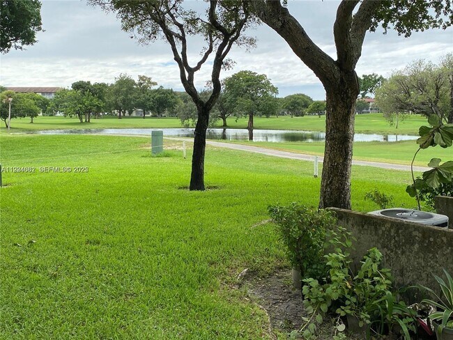 Building Photo - 400 SW 134th Way