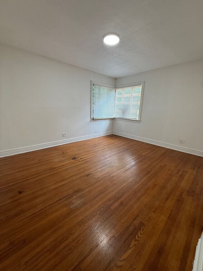 Building Photo - 1114 N 39th St