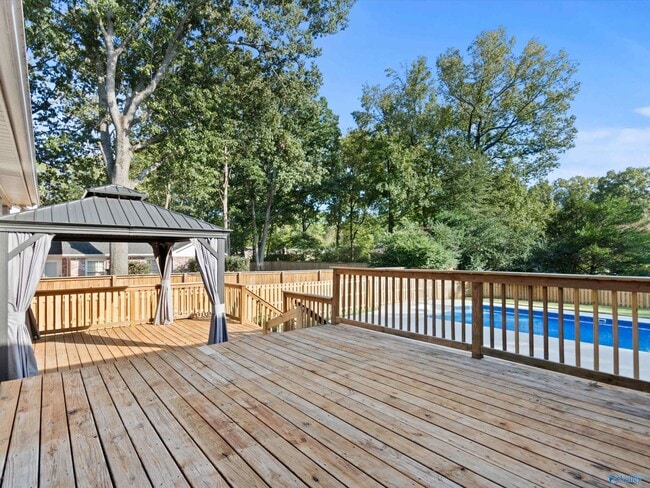 Building Photo - 826 Eldorado Ave SE