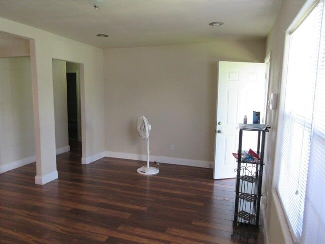Building Photo - 10601 Murr Way