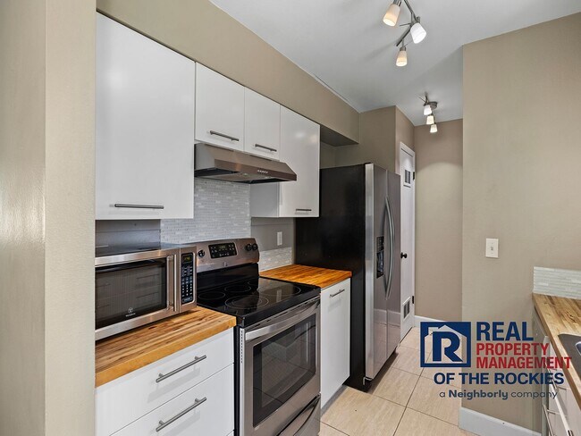 Building Photo - Charming 3-Bed, 1.5-Bath Home in Desirable West Fort Collins!