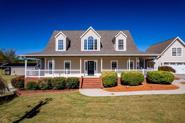 Building Photo - Greenback 37742 - 4 bedroom, 4.5 bath home...