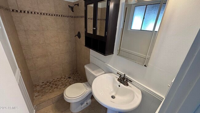 Building Photo - 1000 W Elna Rae St