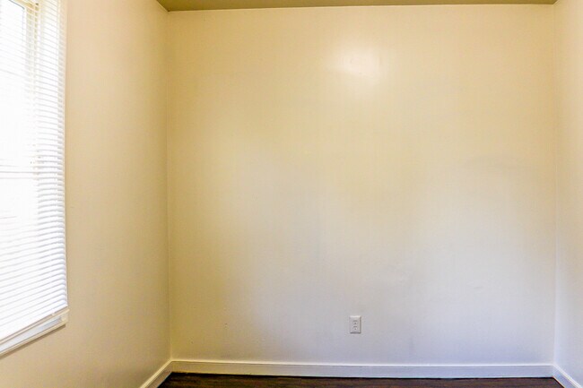 Building Photo - 1026 Stainback St