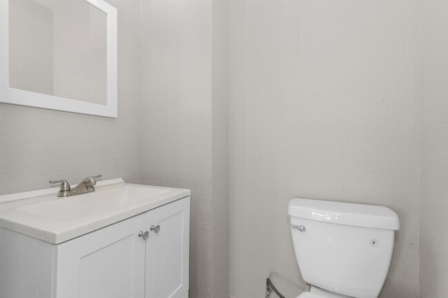 Building Photo - 15225 Woodforest Blvd