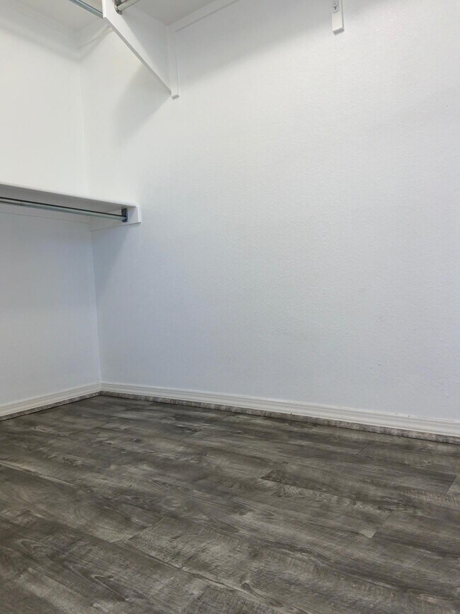 Building Photo - 1470 Senda Del Sol Ln