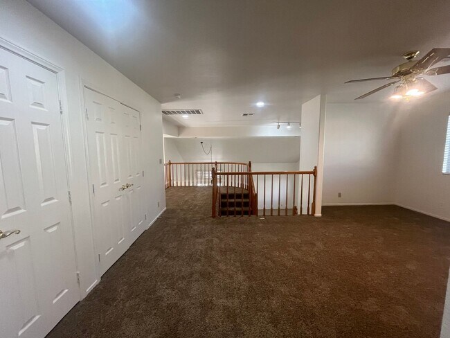 Building Photo - Desert Shores Beauty is like living in your own personal suite!