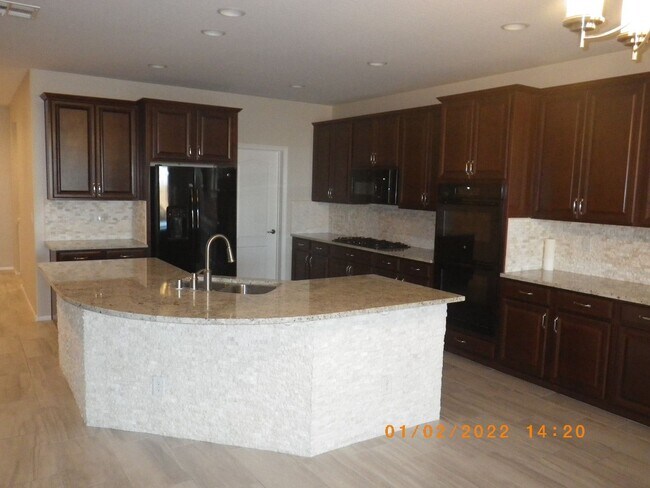 Building Photo - Beautiful 5 Bedroom House with City View