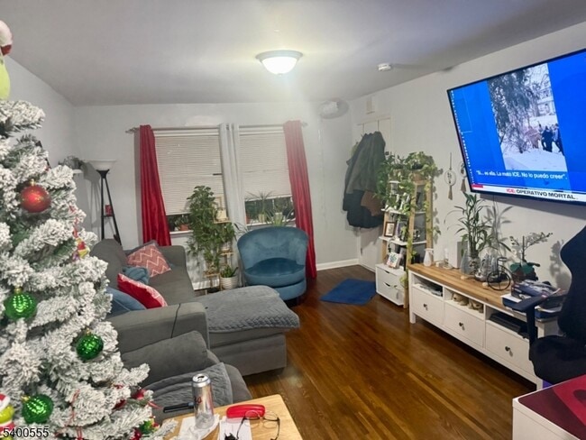 Building Photo - 723 Thomas St