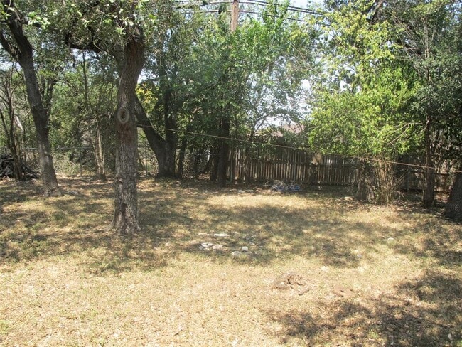 Building Photo - 509 Algerita Dr