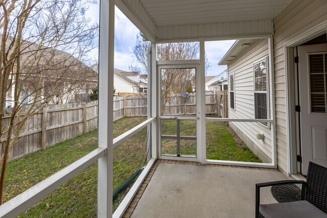 Building Photo - 1624 Brook Hollow Dr