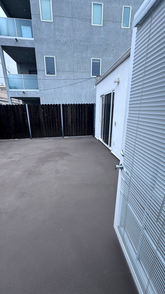 Patio - 11983 Walnut Ln
