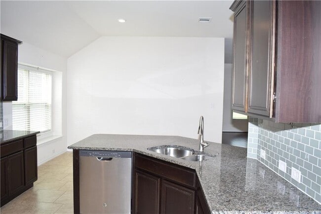 Building Photo - 2013 Pitkin Dr