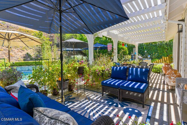 Building Photo - 2230 Memory Ln