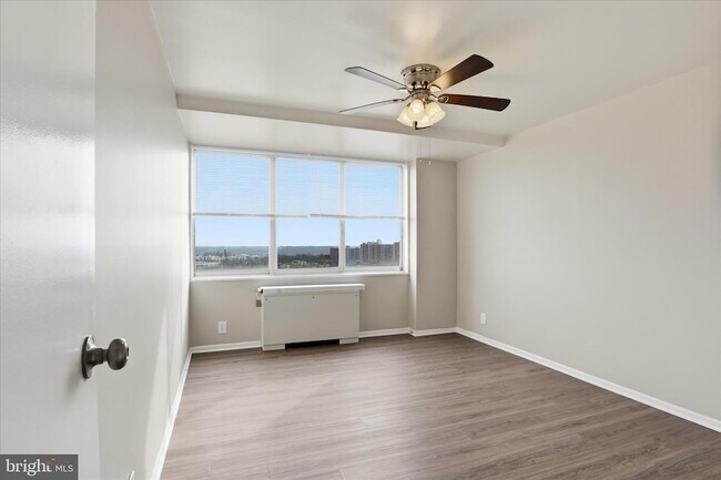 Building Photo - 301 N Beauregard St