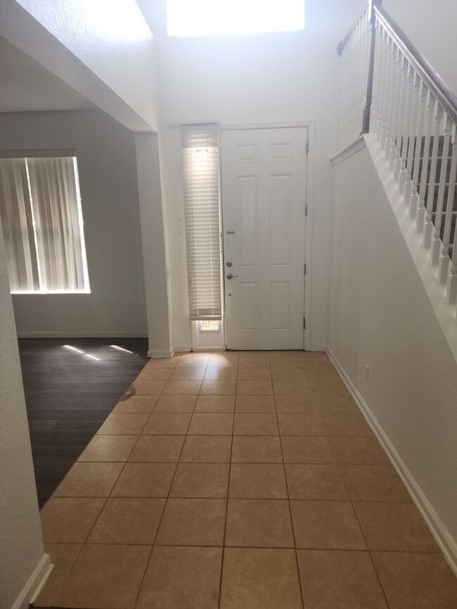 Building Photo - 5/3.5 Balboa Blvd~Verde Ridge~Large & Lovely!