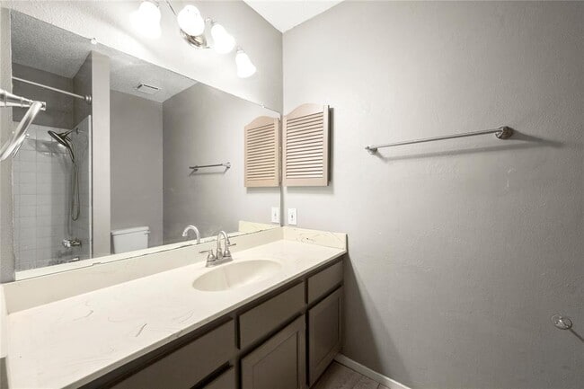 Building Photo - 6652 Montauk Dr