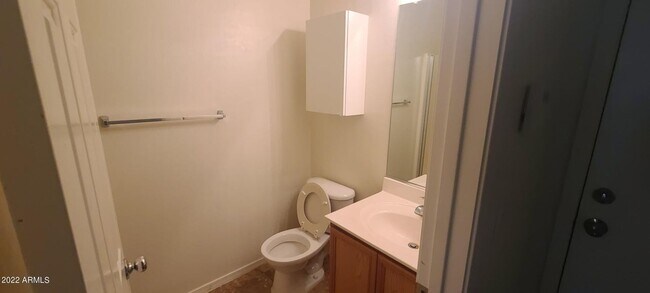 Building Photo - 4 Bedroom, 3 Bathroom Fincher Creek Home