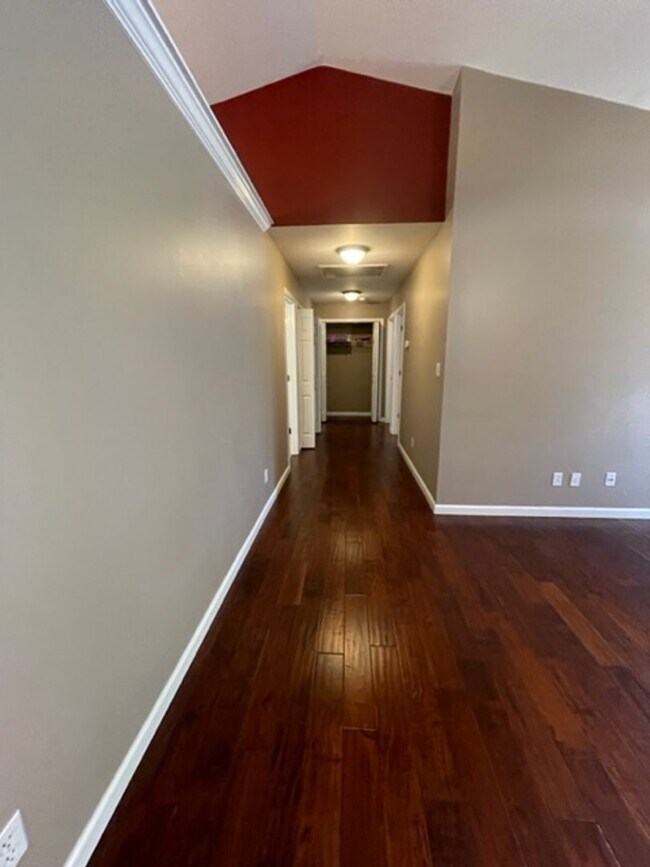 Building Photo - Hardin Valley Knoxville 37932 - 4 bedroom, 2 bath home - Call Ed Johnson 865-924-5045