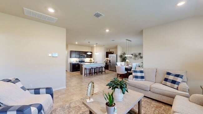 Building Photo - Stunning 4 bedroom home in pristine condition!!!