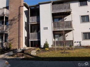 Building Photo - 2206 Ravens Crest Dr