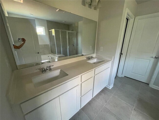 Building Photo - 3156 Morgan Hill Dr SE