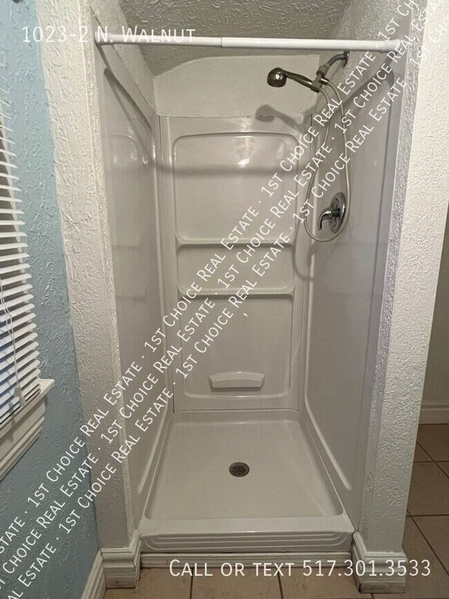 Building Photo - 1023-2 N. Walnut-