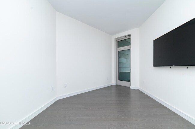 Building Photo - 15 Morris Ave