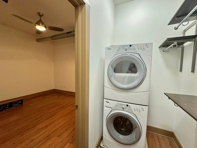 Building Photo - 641 Walnut St