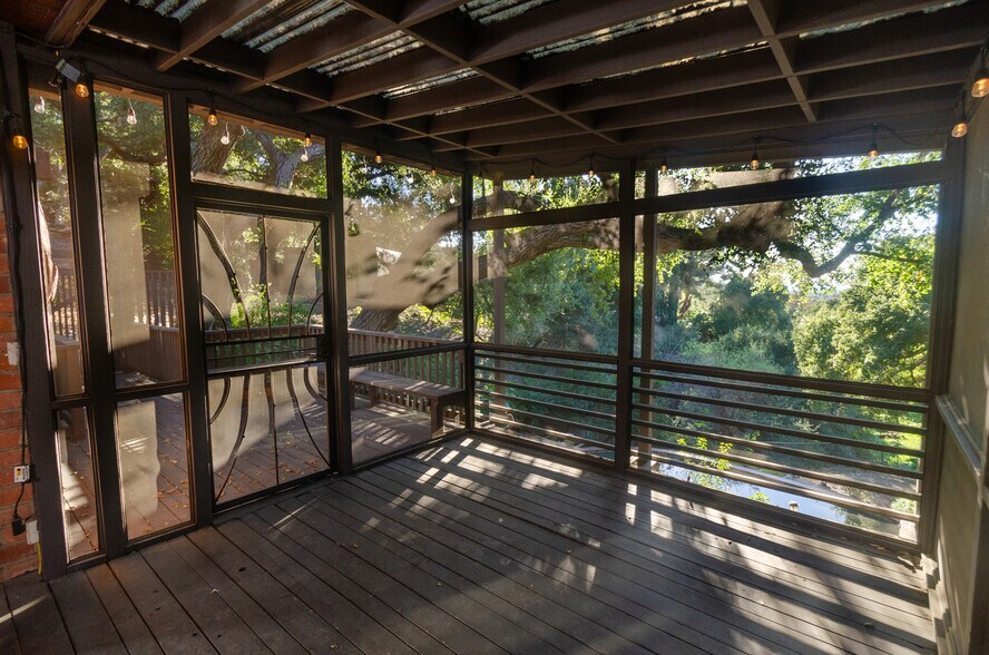 Building Photo - 9801 Shadow Island Dr