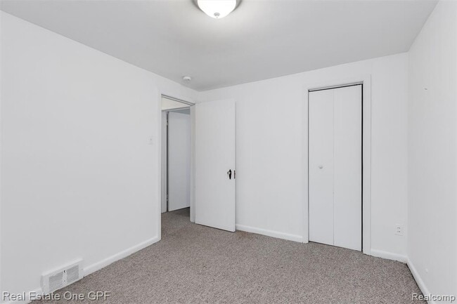 Building Photo - 699 St Clair Ave