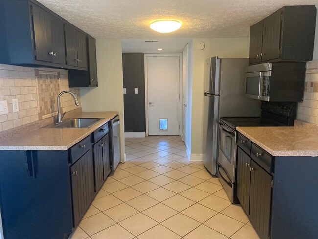 Building Photo - 4243 Briarwood Dr