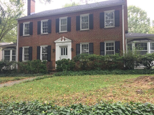 Primary Photo - 2 Bedroom/ 2 bath Unit! Super close to Bap...