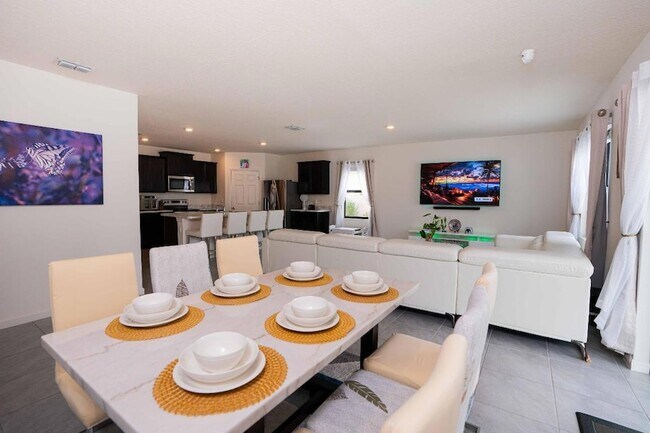 Building Photo - 5322 Delight Dr