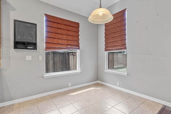 Building Photo - Stunning 1 story home in sought-after Mira...