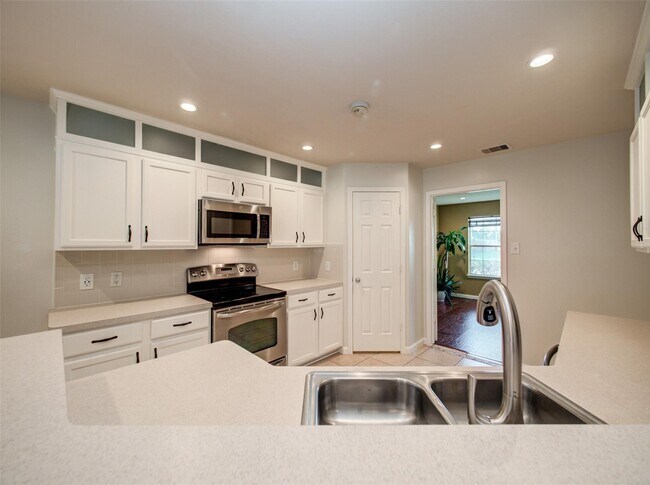 Building Photo - 13215 Sleepy Creek Meadows