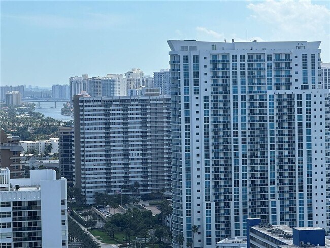 Building Photo - 1800 S Ocean Dr