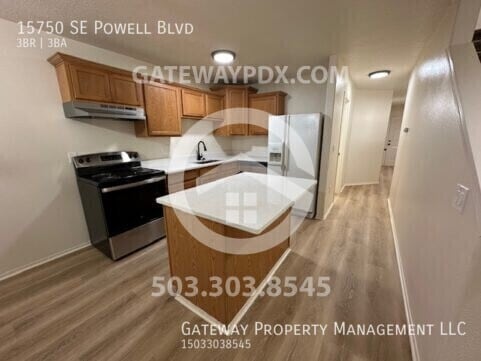 Building Photo - 15750 SE Powell Blvd