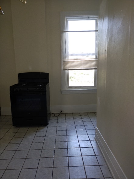 Building Photo - 3521 Clifton Ave