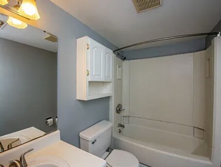 Building Photo - 4704 Lawndale Dr