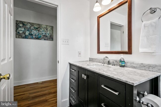 Building Photo - 600 N Linwood Ave