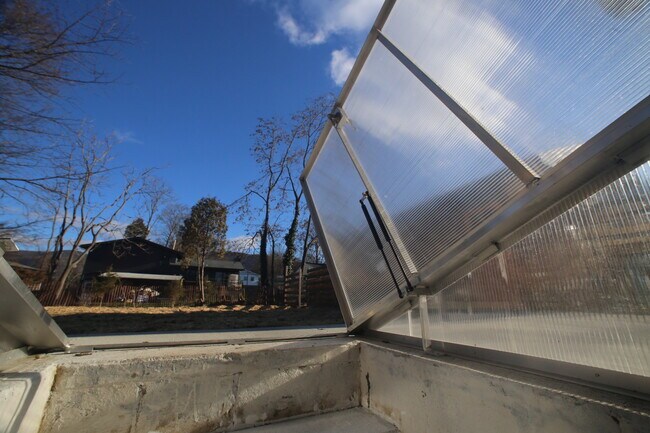 Building Photo - 4 Coffey Ave