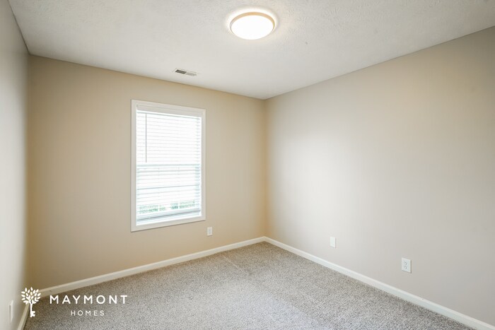 Building Photo - 1004 Swayze Ct